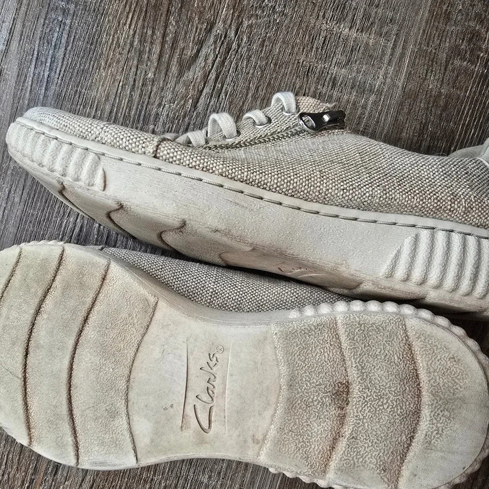 Clarks Collection Womens 6.5 Beige Shimmer Textile Side Zip Sneakers Low Top